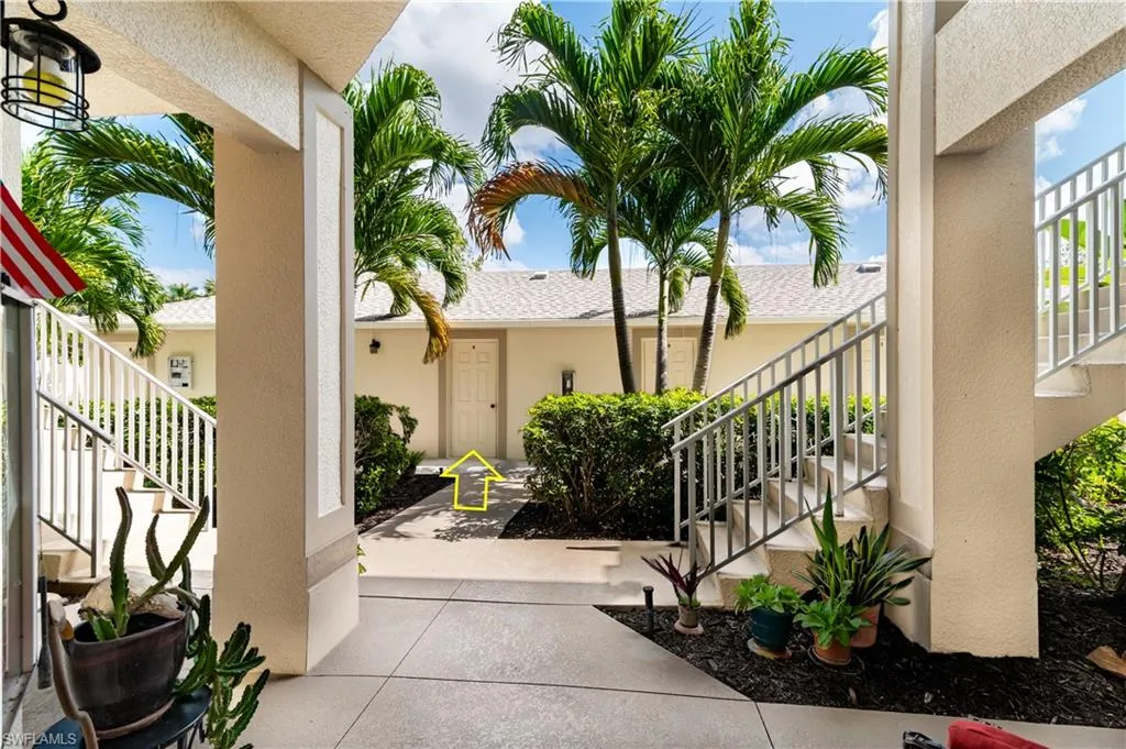 350 Newport DR, Naples, FL 34114,225044591