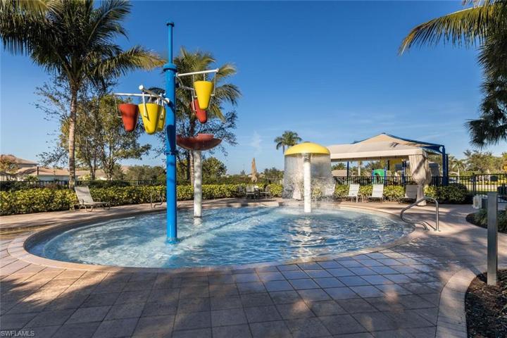 Kids pool.