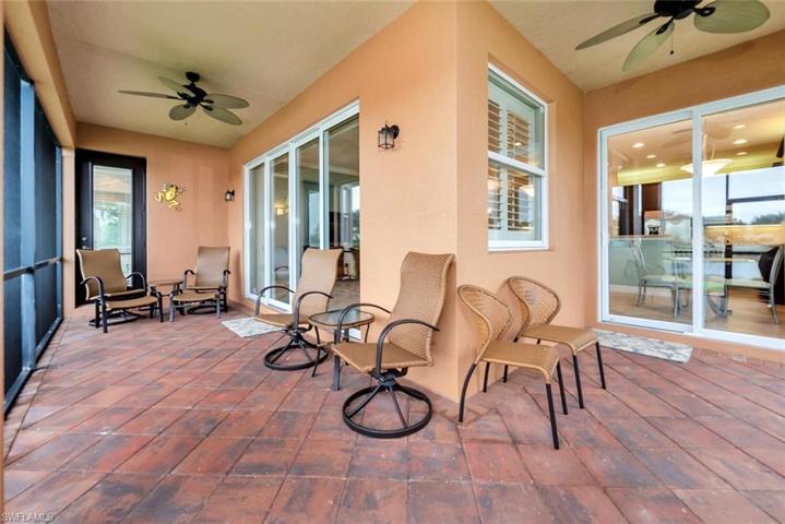 Spacious screened in Lanai.