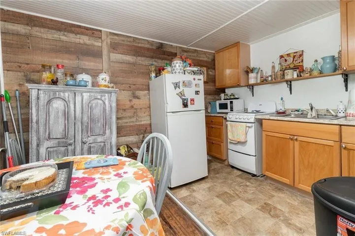 102 3rd St, Fort Myers, Florida 33907