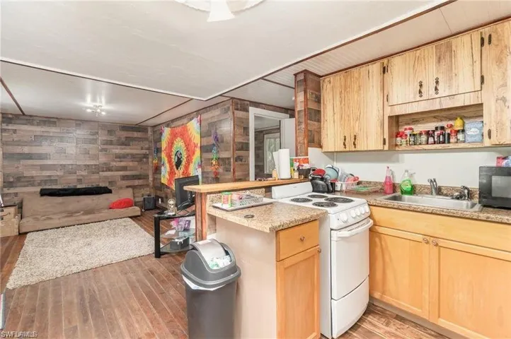 102 3rd St, Fort Myers, Florida 33907