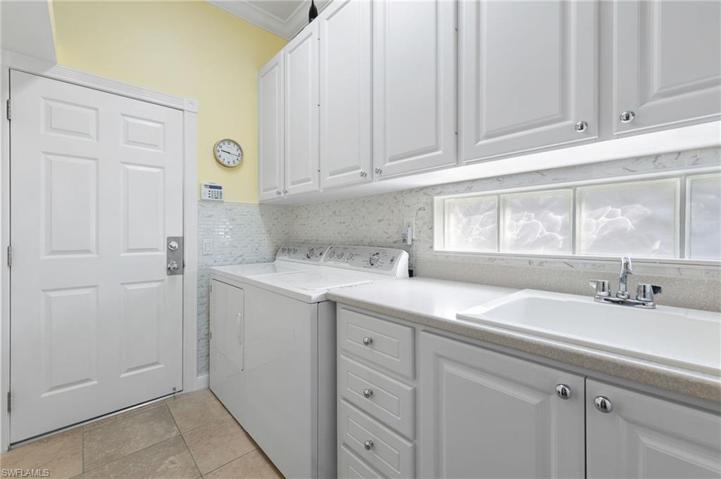 Finished Laundry Room