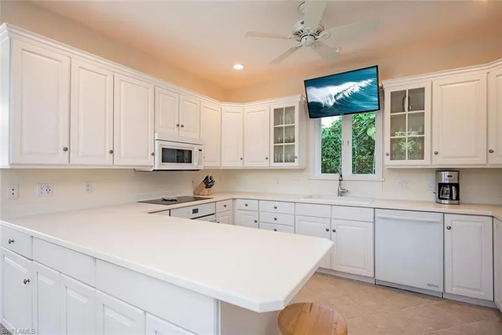 369 2nd Ave N, Naples, Florida 34102