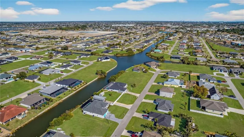 1423 SW 1st  TER, Cape Coral, FL 33991