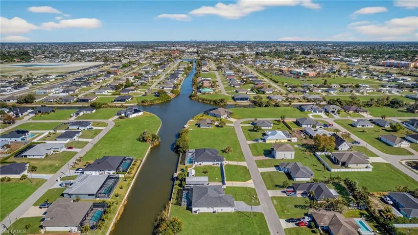 1423 SW 1st  TER, Cape Coral, FL 33991