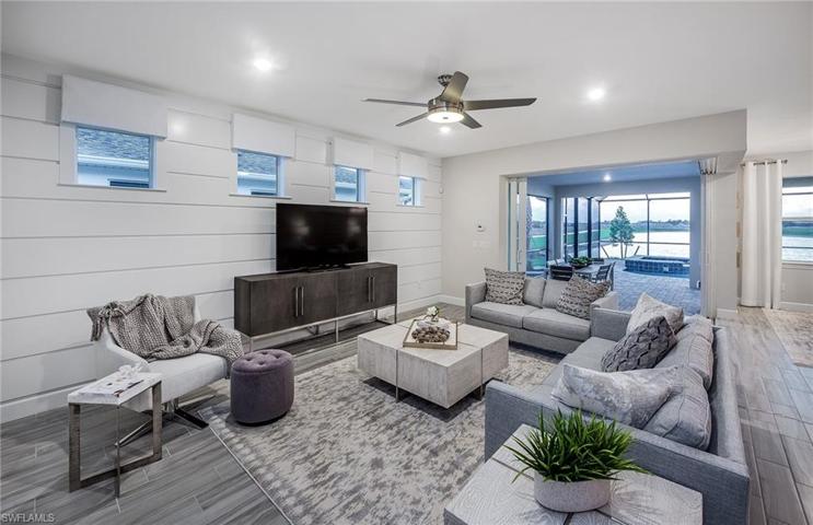 Photos are of a furnished model home, and are for illustration purposes only.