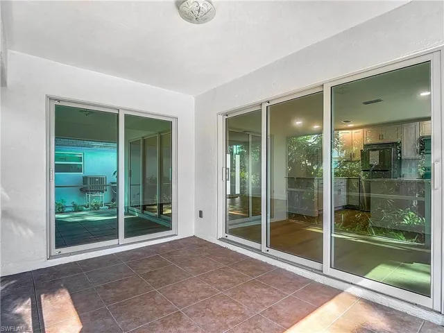 375  CARNABY  CT, Naples, FL 34112