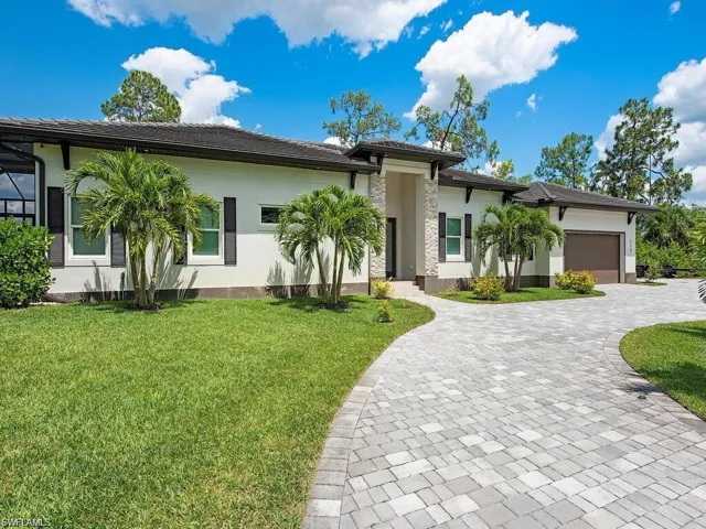 710  Soll  ST, Naples, FL 34109
