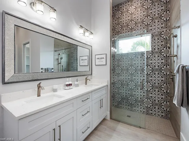 710  Soll  ST, Naples, FL 34109