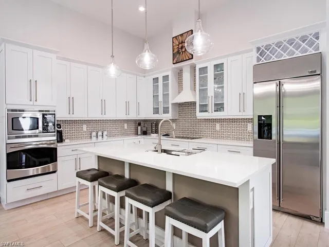 710  Soll  ST, Naples, FL 34109