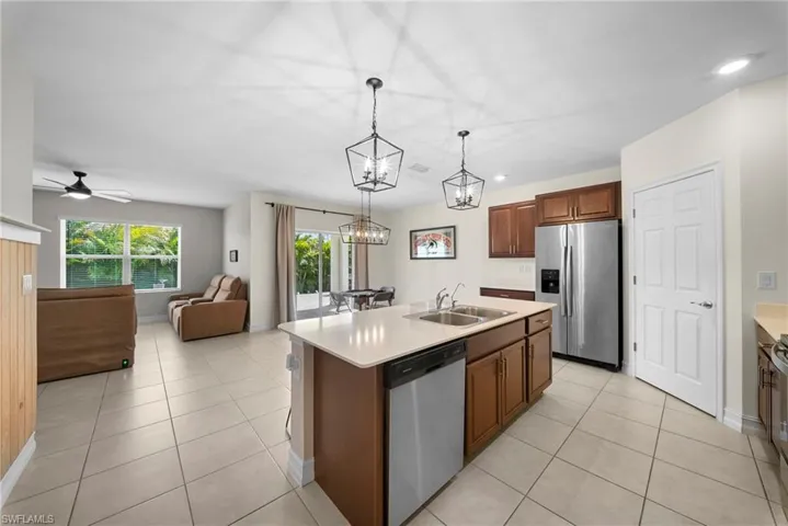 1628 9th Ter, Cape Coral, Florida 33993
