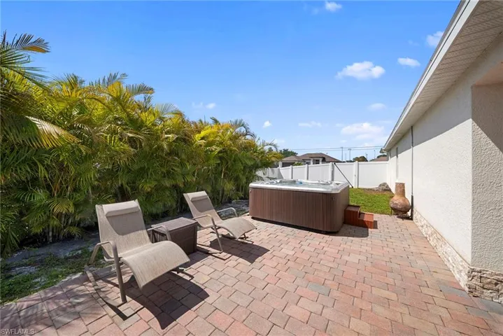 1628 9th Ter, Cape Coral, Florida 33993