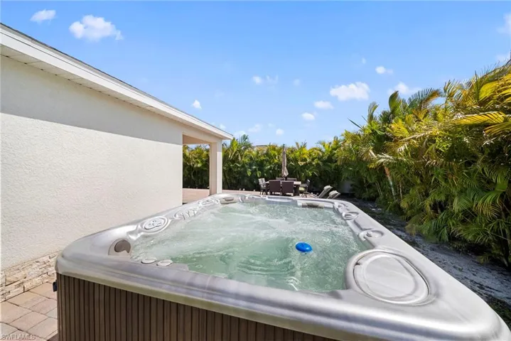 1628 9th Ter, Cape Coral, Florida 33993
