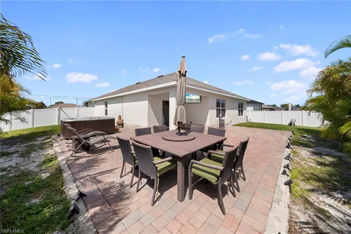 1628 9th Ter, Cape Coral, Florida 33993