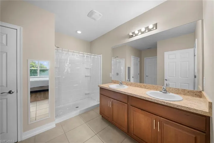 1628 9th Ter, Cape Coral, Florida 33993