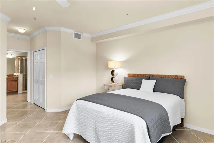 3169 Aviamar Cir 102, Naples, Florida 34114