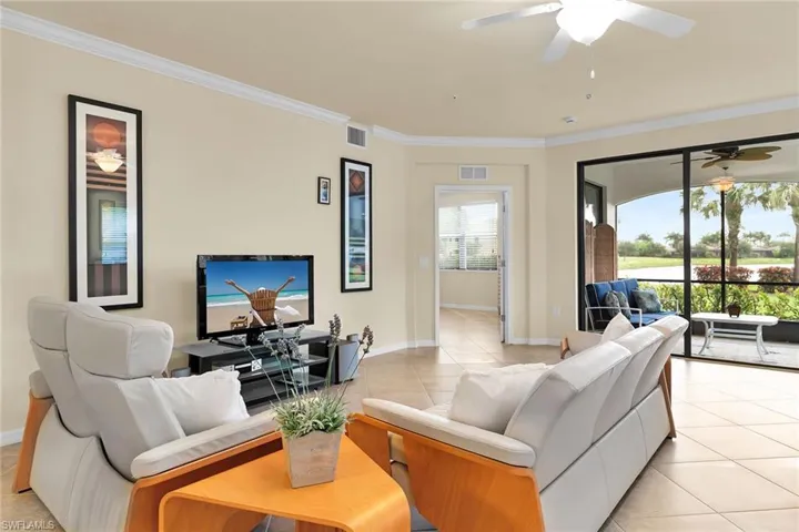 3169 Aviamar Cir 102, Naples, Florida 34114