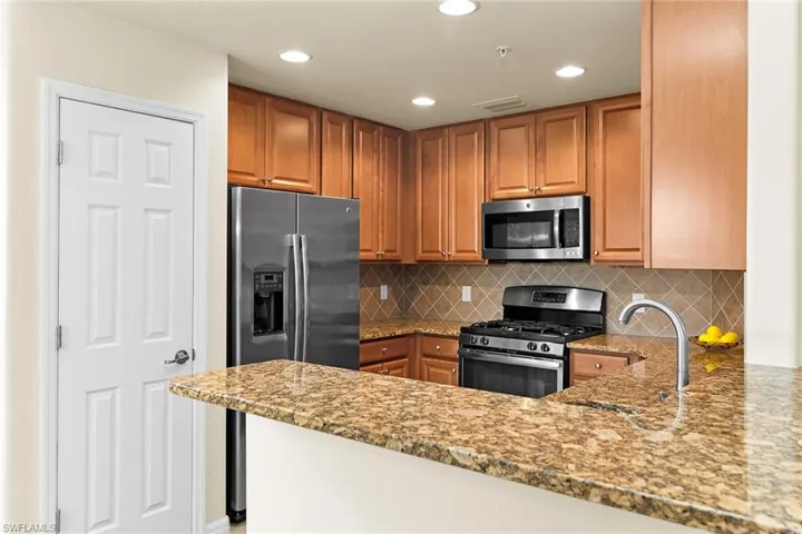 3169 Aviamar Cir 102, Naples, Florida 34114