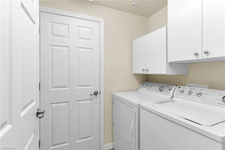 3169 Aviamar Cir 102, Naples, Florida 34114