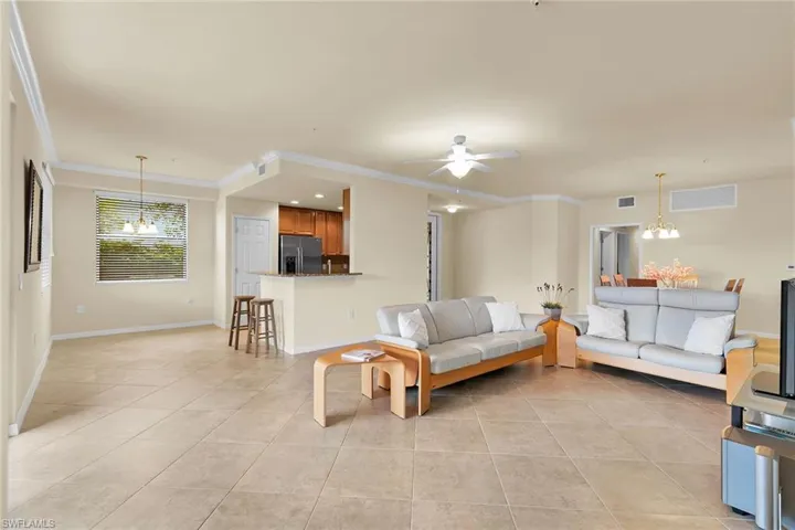 3169 Aviamar Cir 102, Naples, Florida 34114
