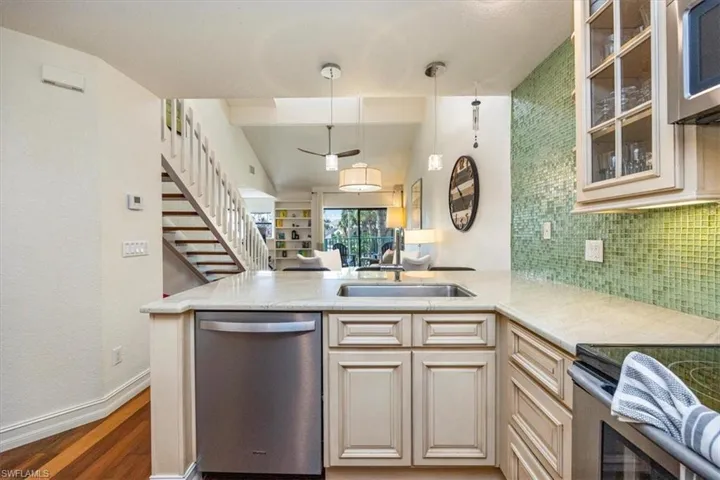 60  Emerald Woods  DR, Naples, FL 34108