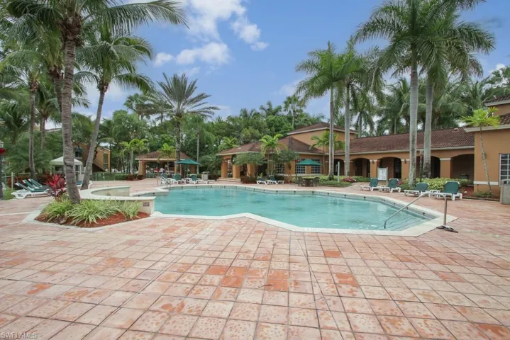 1265  Wildwood Lakes  BLVD, Naples, FL 34104
