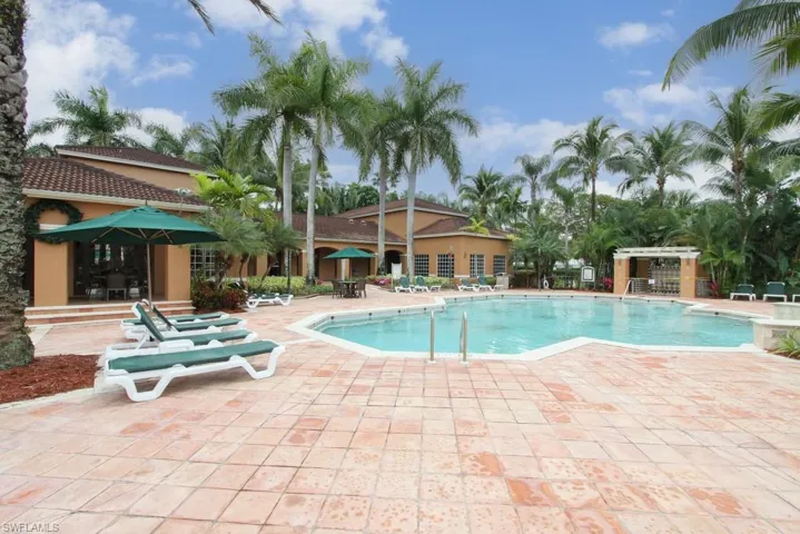 1265  Wildwood Lakes  BLVD, Naples, FL 34104