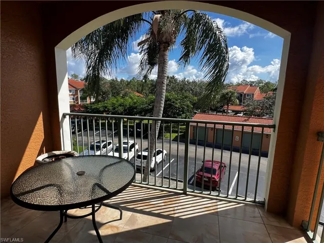 1265  Wildwood Lakes  BLVD, Naples, FL 34104