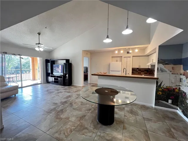 1265  Wildwood Lakes  BLVD, Naples, FL 34104