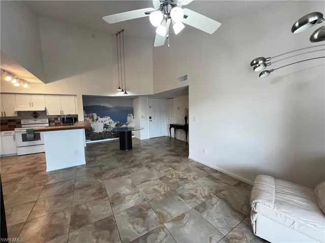 1265  Wildwood Lakes  BLVD, Naples, FL 34104