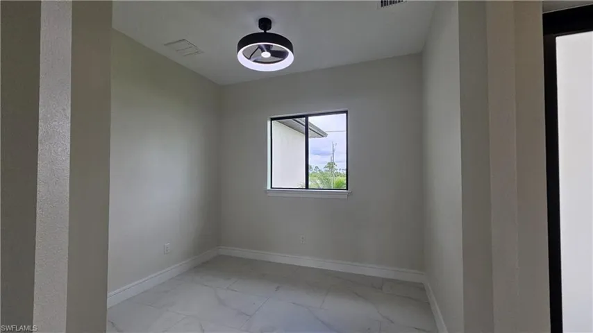 Bonus room with multiple functions: office, den, formal dining, game room