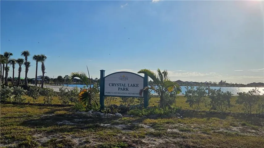 Crystal Lake Park 5 mins drive