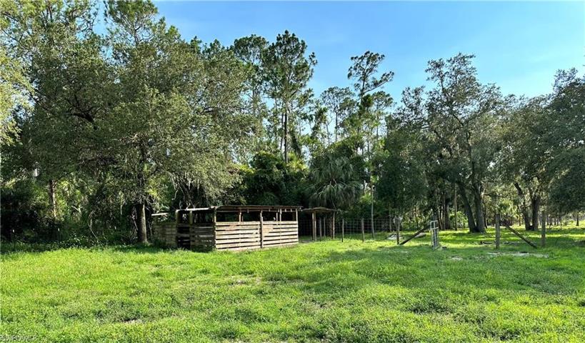 4 stall cattle or small animal pole barn