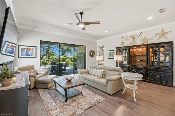 2870  Cinnamon Bay NW CIR, Naples, FL 34119