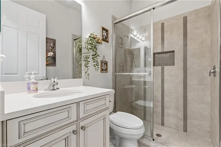 2870  Cinnamon Bay NW CIR, Naples, FL 34119