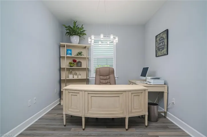 FLEX ROOM/ OFFICE/ DEN