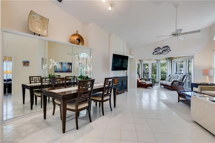 8420 Excalibur Cir R12, Naples, Florida 34108
