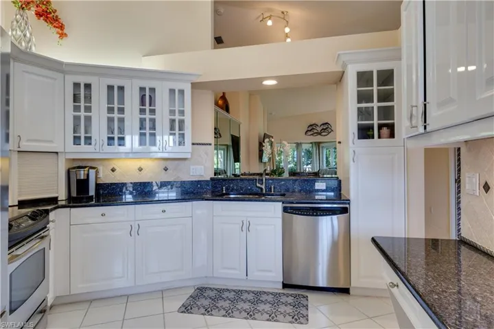 8420 Excalibur Cir R12, Naples, Florida 34108