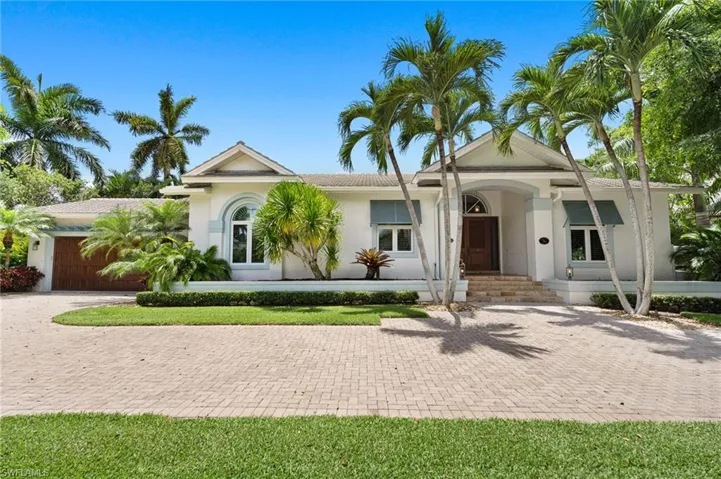 2201 Beacon Ln, Naples, Florida 34103