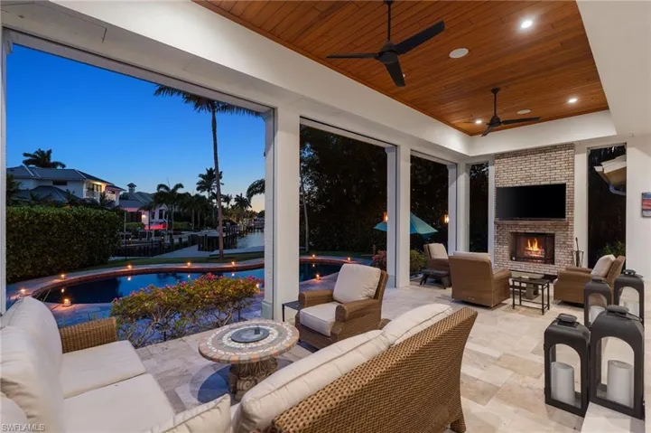 2201 Beacon Ln, Naples, Florida 34103