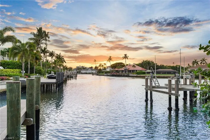 2201 Beacon Ln, Naples, Florida 34103
