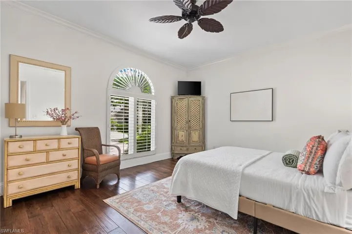 2201 Beacon Ln, Naples, Florida 34103