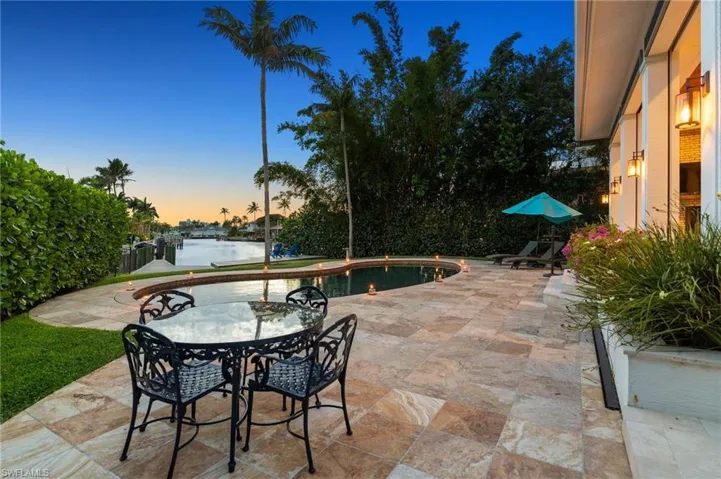 2201 Beacon Ln, Naples, Florida 34103