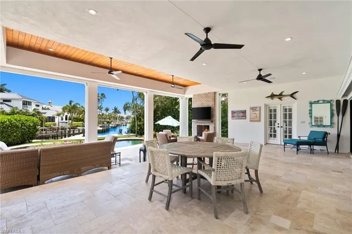 2201 Beacon Ln, Naples, Florida 34103