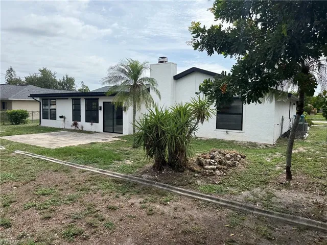 142 Se 1st Ave, Cape Coral, Florida 33990