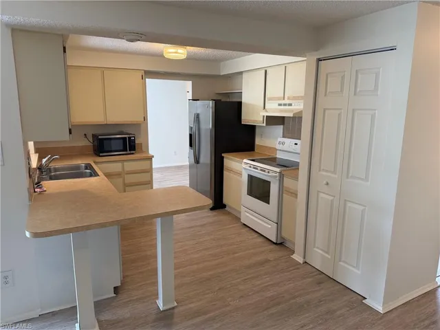 142 Se 1st Ave, Cape Coral, Florida 33990
