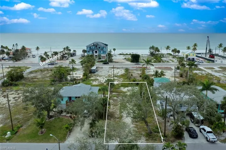 5780 Lauder St, Fort Myers Beach, Florida 33931