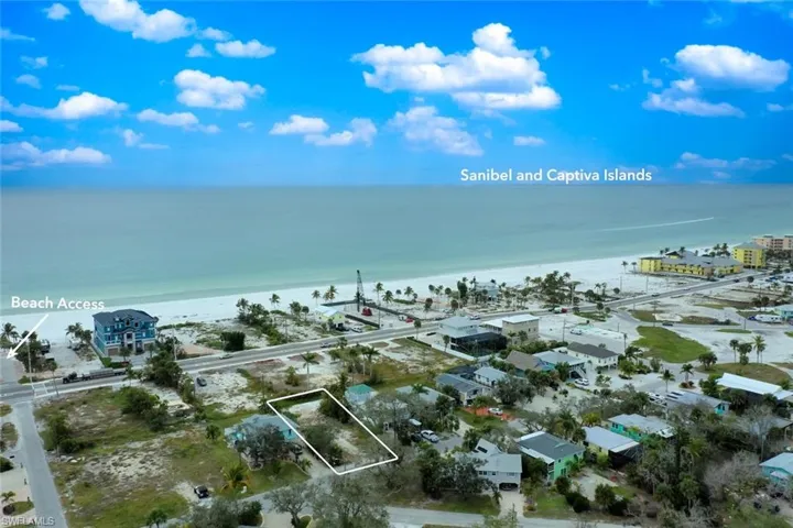 5780 Lauder St, Fort Myers Beach, Florida 33931
