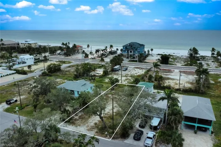 5780 Lauder St, Fort Myers Beach, Florida 33931