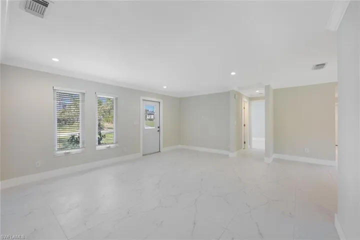 Notice the porcelain tile floors throughout...